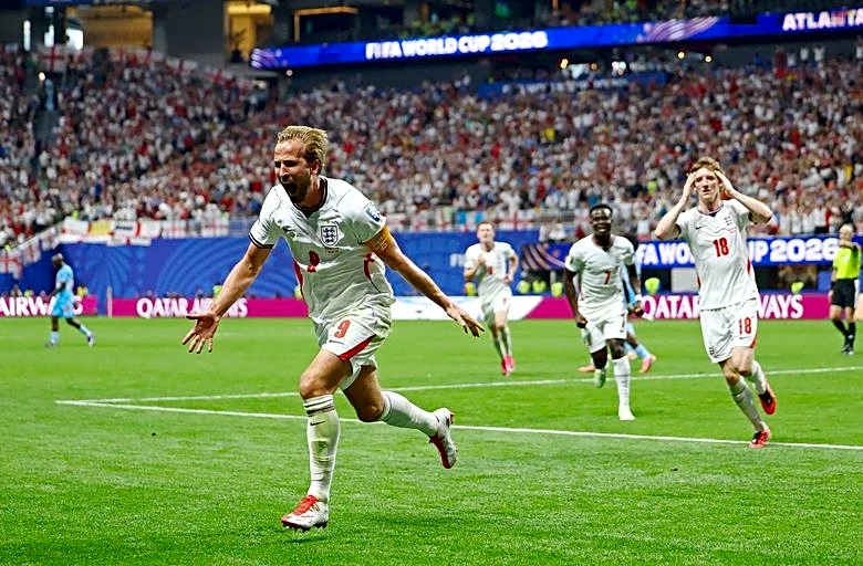 Soccer-Kane double rescues England in comeback win over DR Congo