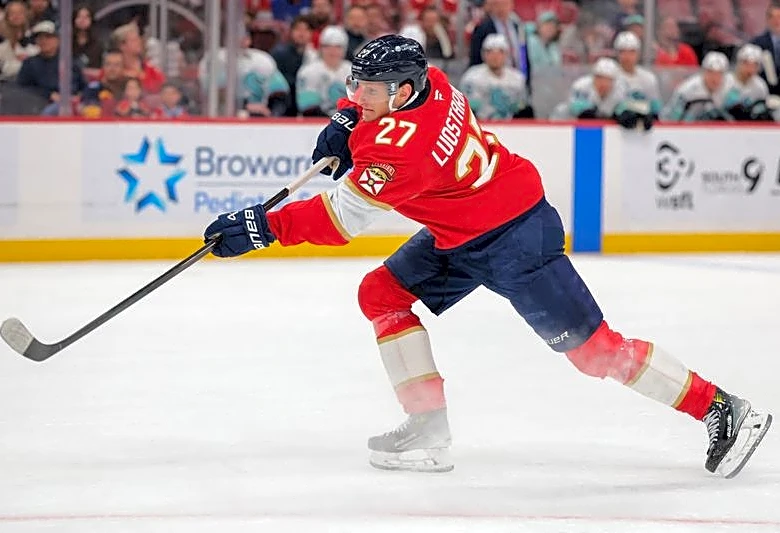Panthers sign F Eetu Luostarinen to 8-year deal