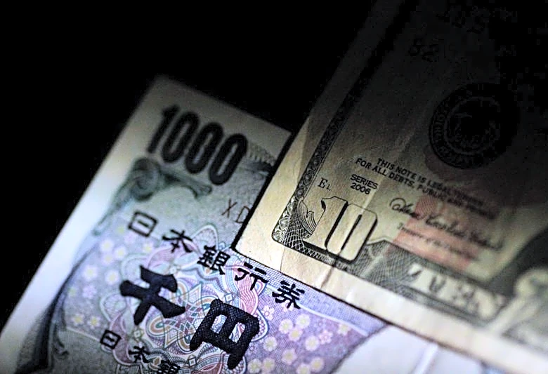 Dollar steady as focus turns to US payrolls, yen intervention jitters persist