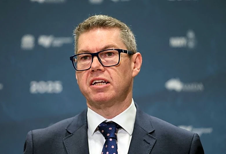 Australia seeks to rein in defence spending blowouts, delays