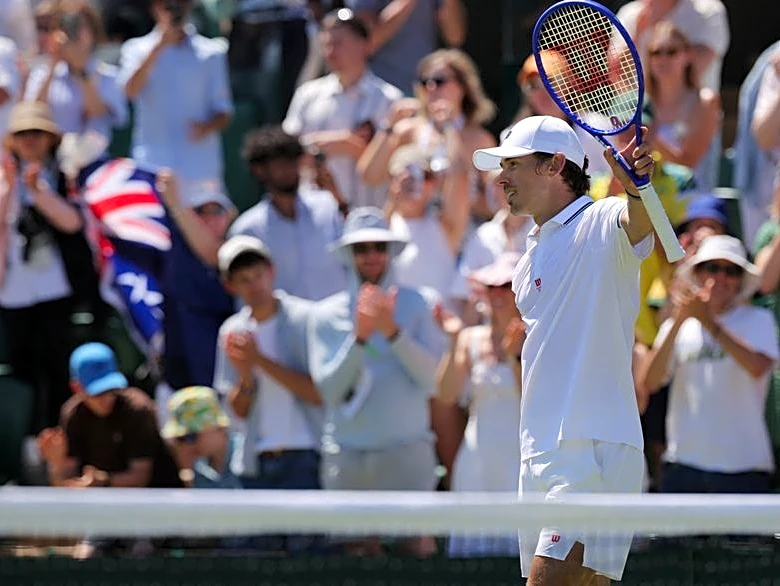 Tennis-So far so perfect for De Minaur as he eyes deep Wimbledon run