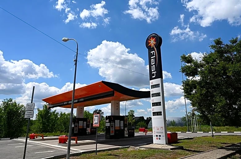 Russian fuel crisis prompts rush for electric cars