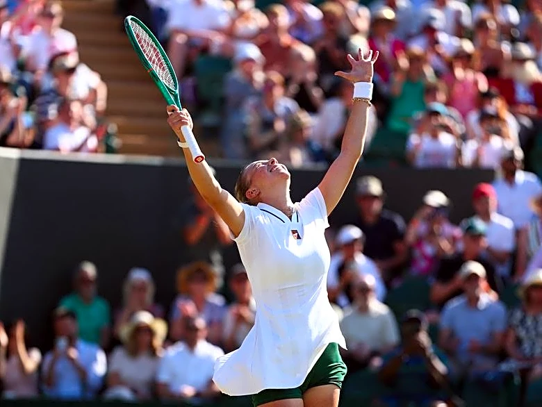 Tennis-Anisimova sees off Kenin in all-American scrap to reach Wimbledon third round