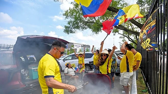 Soccer-Fans keep up World Cup spirit in extreme Philly heat
