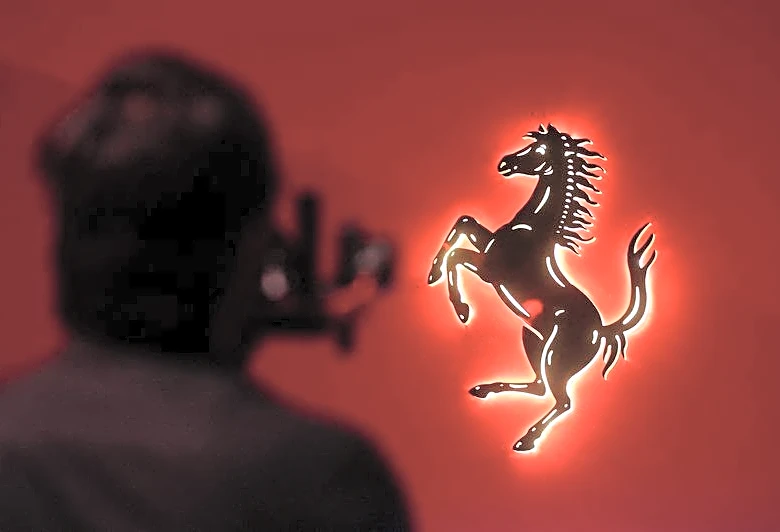 Ferrari appeals to traditionalists with new V12 manual gearbox limited edition