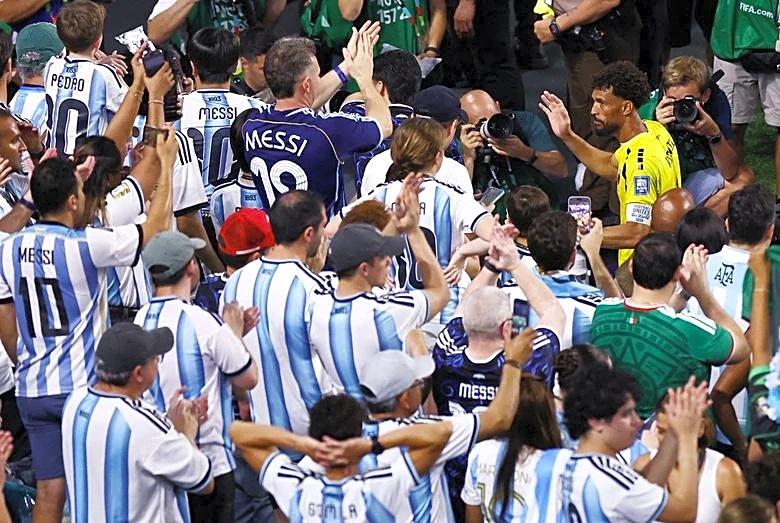 Soccer-Argentina's hard-fought win over Cape Verde raises questions