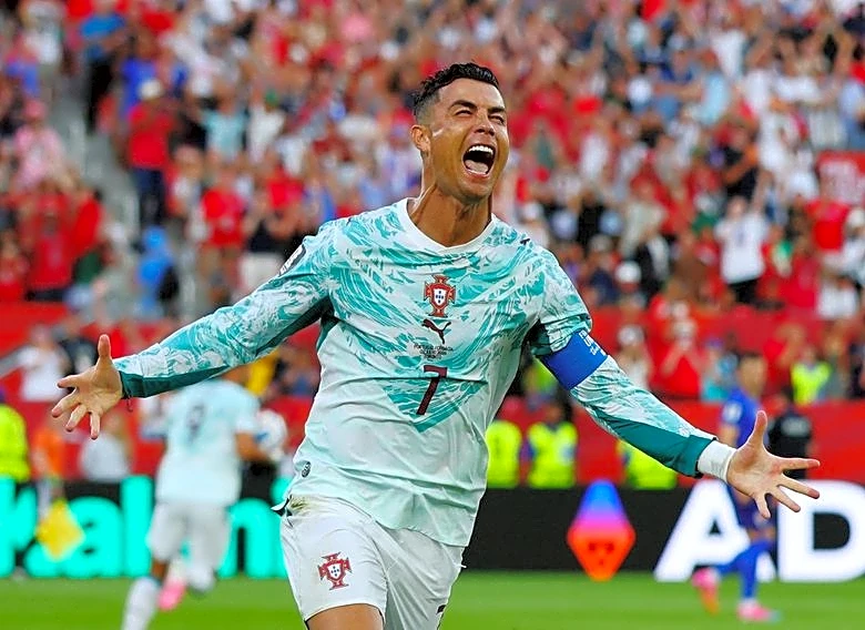 Soccer-Spain eye revenge as Ronaldo's Portugal loom in Texas last-16 tinderbox