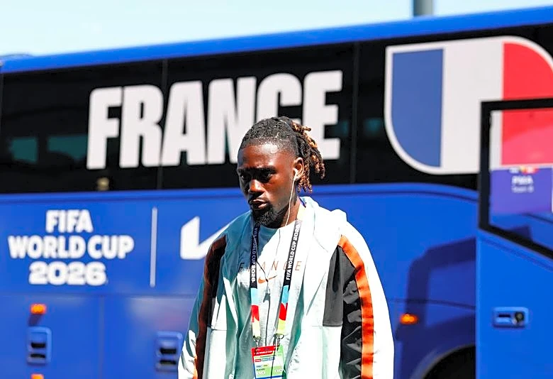 Soccer-France's Kone in for injured Tchouameni for Paraguay World Cup clash