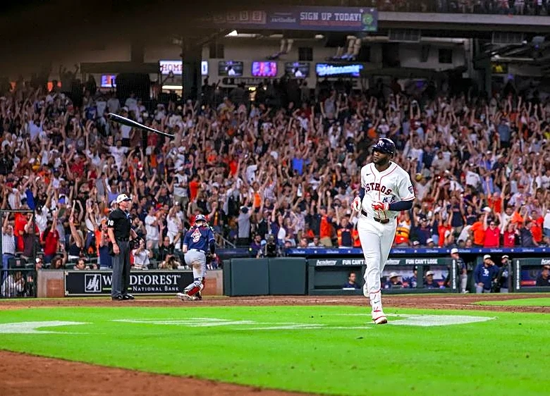 MLB roundup: Astros rally to snap Rays' 9-game winning streak