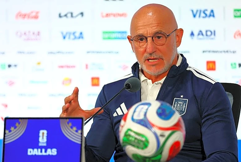 Soccer-De la Fuente seeks Nations League reminder ahead of Portugal clash