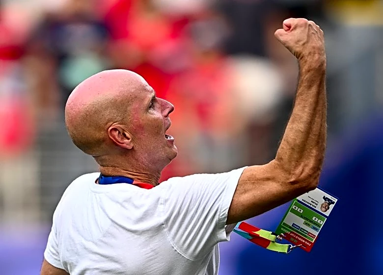 Soccer-Solbakken rows in behind Norway squad spirit after epic Brazil win