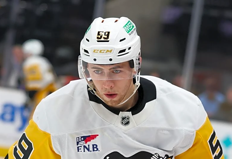 Penguins sign F Egor Chinakhov, G Arturs Silovs