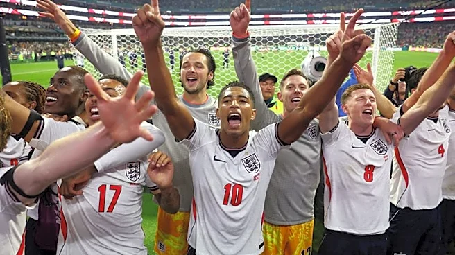 Soccer-Ten-man England beat battling Mexico 3-2 in last-16 thriller