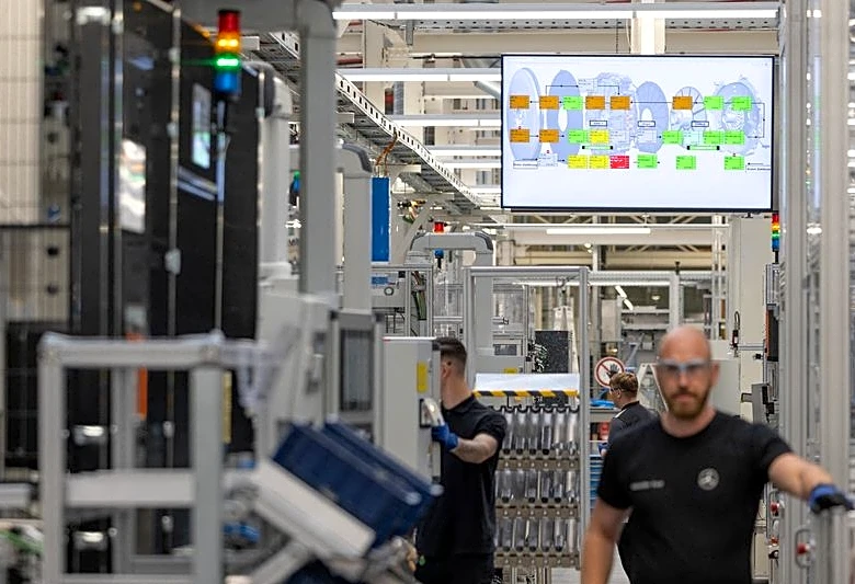 German industrial orders rose more than expected in May