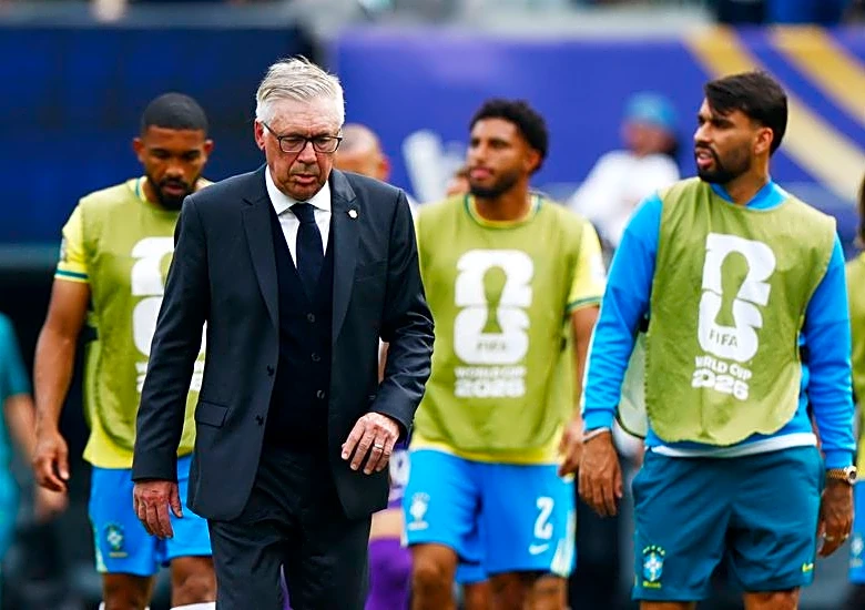 Soccer-Ancelotti to stay on as coach for Brazil's major rebuild