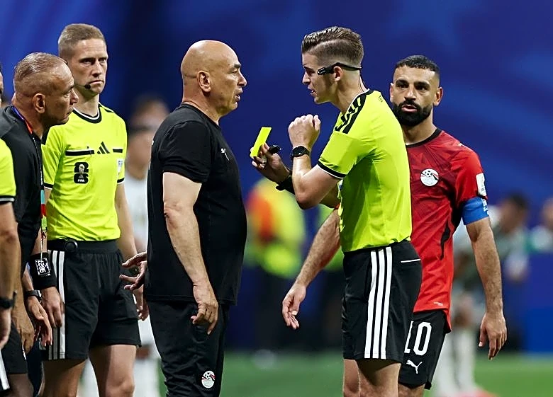 Soccer-Egypt coach blasts refereeing and turns his back on World Cup