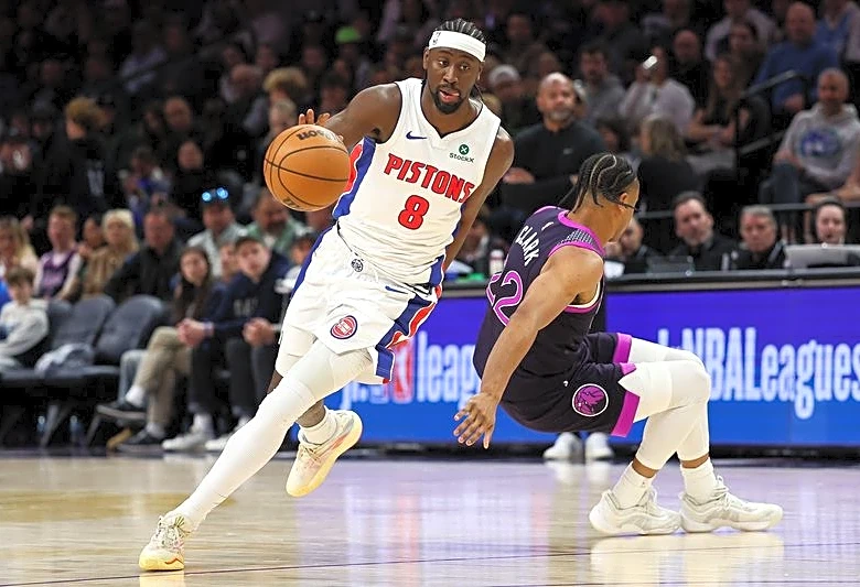 Report: Caris LeVert to Bucks, Khris Middleton to Wizards in 6-team trade