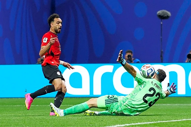 Soccer-Egypt FA criticises VAR after dramatic World Cup defeat by Argentina