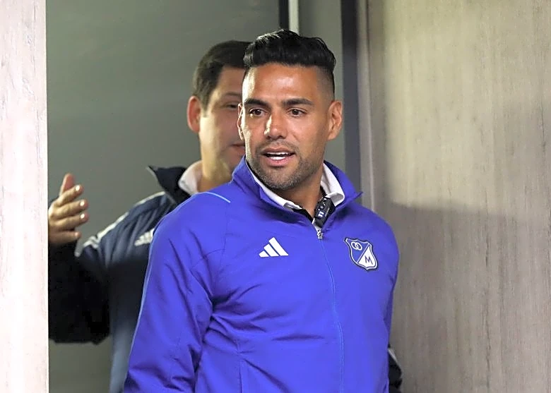 Soccer-Falcao calls Colombian football 'a disgrace' after World Cup exit