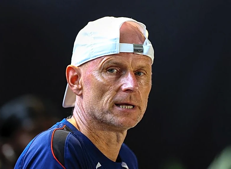 Soccer-England's best players don't play in Premier League, says Norway coach