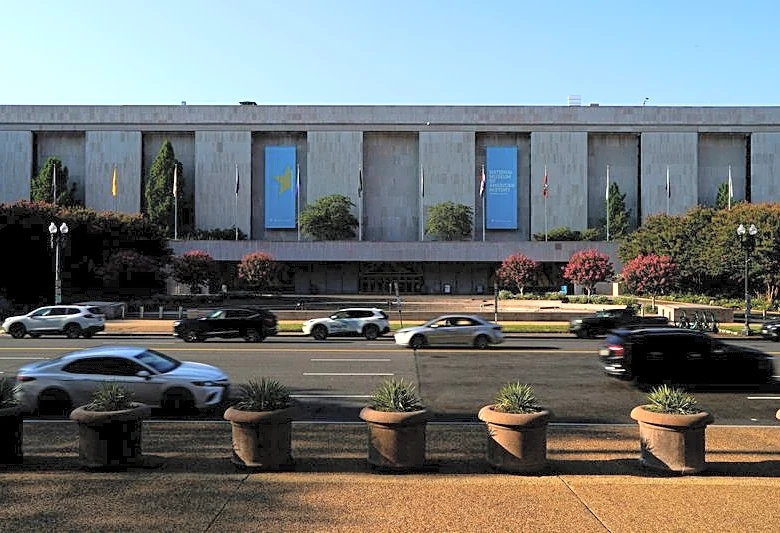 Smithsonian head says White House report unfairly characterized US history museum