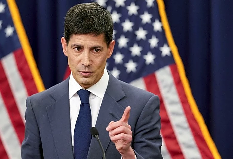 Fed's Warsh taps broad group of central bank outsiders to oversee review