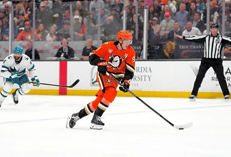 Ducks match offer sheet, make Leo Carlsson highest-paid player