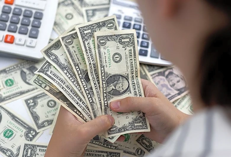 U.S. equity funds draw biggest weekly inflow in three weeks on tech earnings hopes