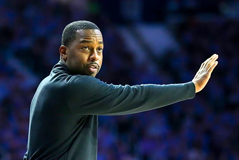 Michigan removes interim tag, names Mike Boynton Jr. as coach
