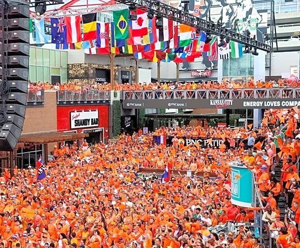 Soccer-From Algerian fervour to Oranje march, World Cup transforms Kansas City