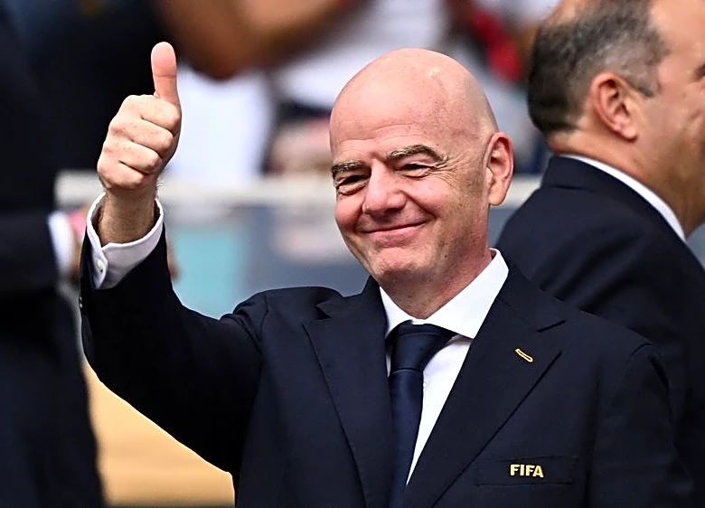 Soccer-Potential World Cup expansion to be discussed after 2026 edition - Infantino