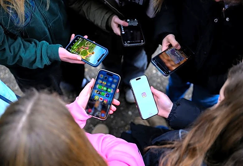 Children's social media curbs planned across EU, von der Leyen says