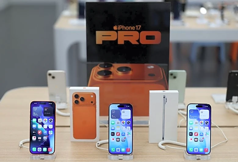 Global smartphone shipments in second quarter hit lowest in 13 years on memory chip crunch