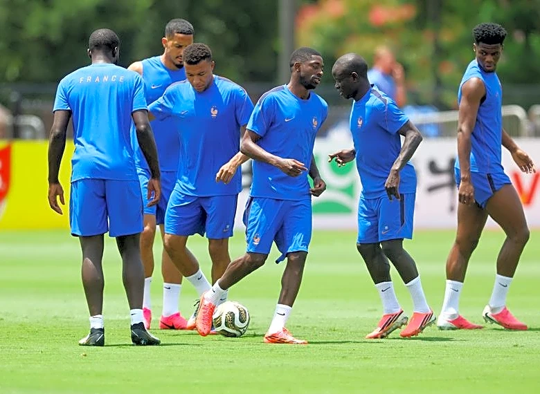 Soccer-France ready to fight Spain for midfield control in World Cup semi-final