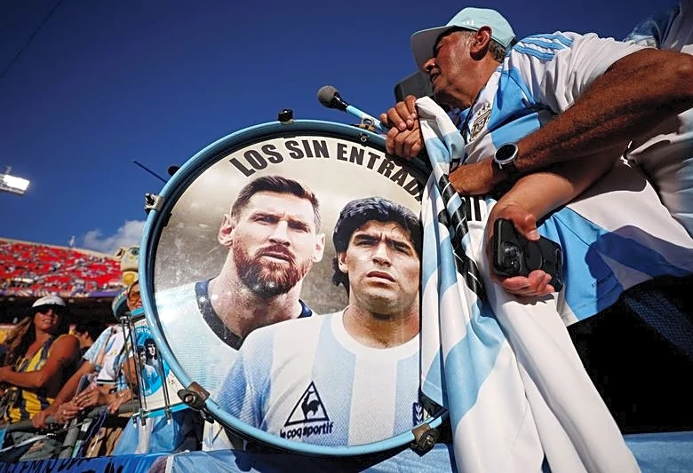 Soccer-Argentina's war veterans urge fans to focus on football ahead of England match