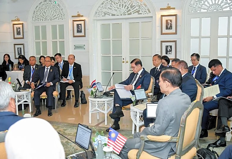 ASEAN envoy meets Myanmar opposition groups in Thailand