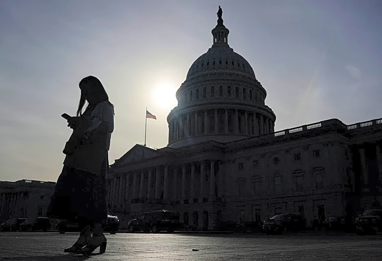 US Senate undecided on bill to make daylight saving time permanent
