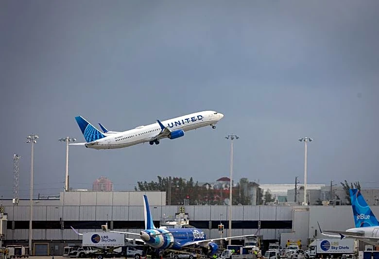 United sees 2026 profit at high end of forecast despite renewed fuel surge