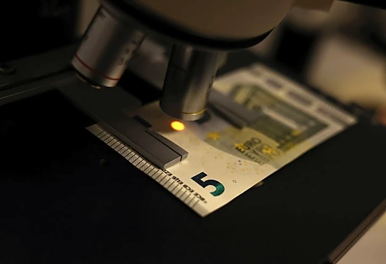 Euro zone yields rise, gap between German and US borrowing costs smallest in a month