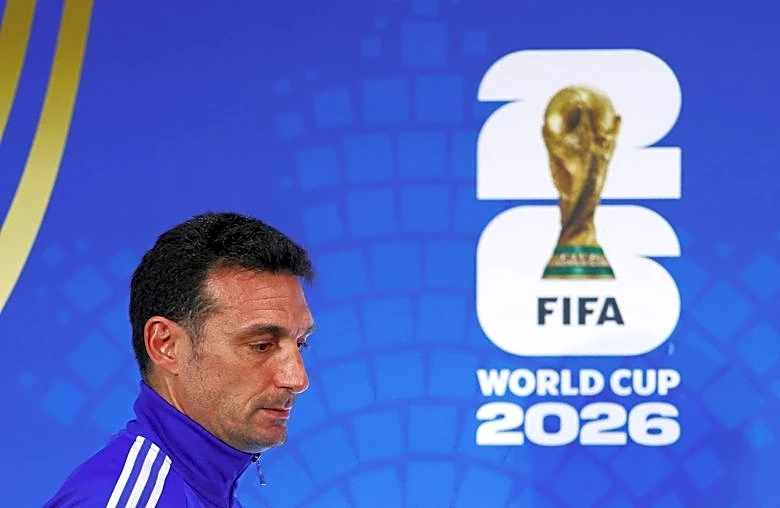 Soccer-Scaloni faces former tutor De la Fuente in Argentina-Spain World Cup final