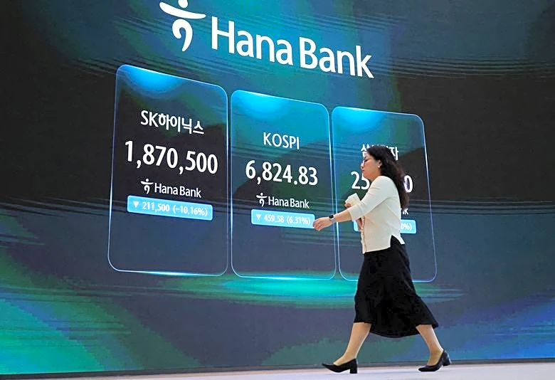Analysis-How Korean stocks turned from trusty bellwether to AI frenzy