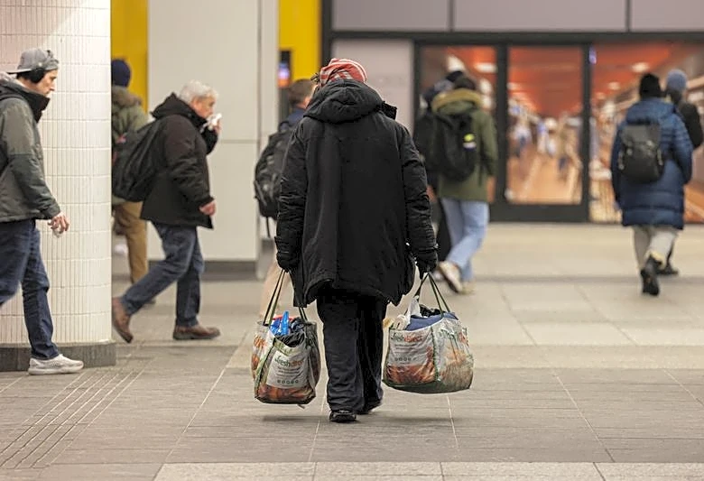 US consumer sentiment improves in July; renewed Middle East conflict poses downside risk