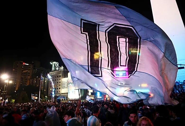 Soccer-Argentine fans snap up flights to US for World Cup final against Spain