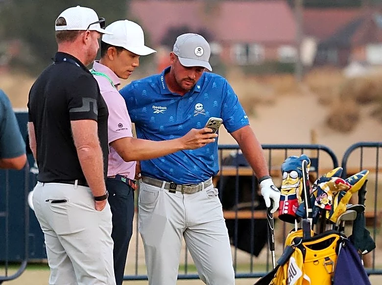 Golf-DeChambeau penalty 'clear cut' says R&A chief