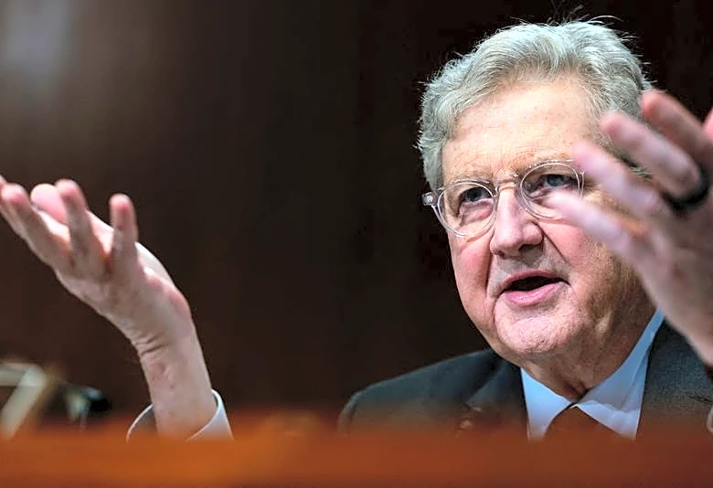 Senator says US daylight saving time bill faces tough fight