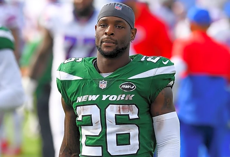 Ex-Steelers RB Le'Veon Bell arrested in Canton, Ohio