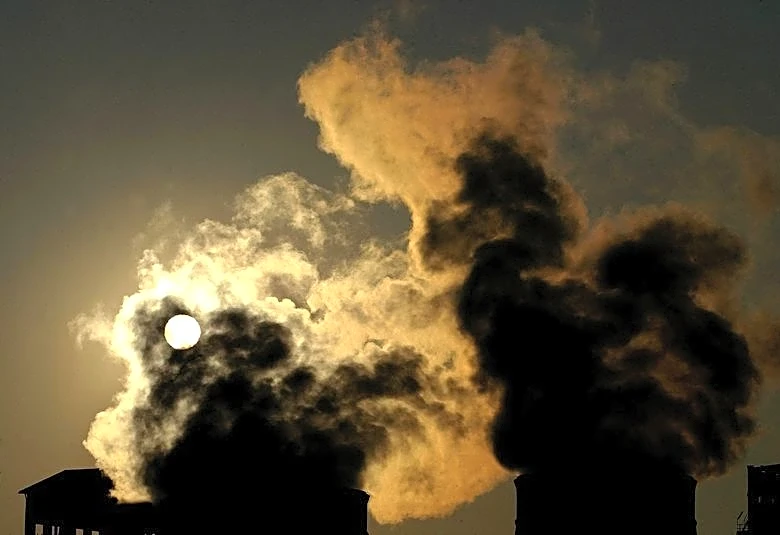Analysis-Investors see pollution plan silver lining in EU carbon overhaul