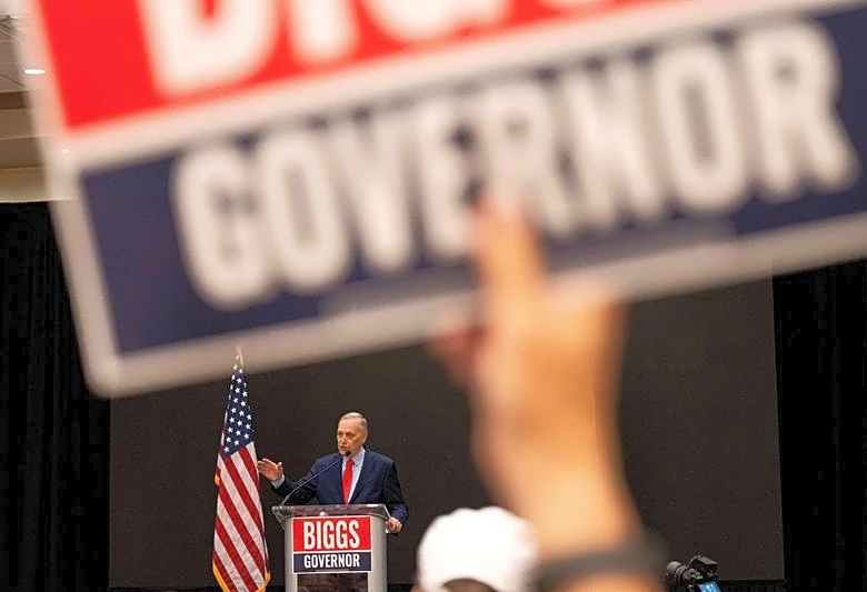 Democrats bank on Republicans nominating far-right primary candidates in swing state Arizona