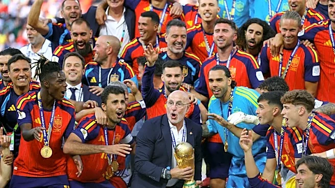 Soccer-We are the most united team, says emotional Spain coach De la Fuente