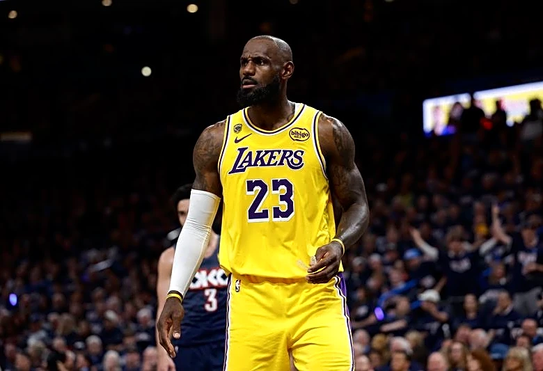 NBA-Miami Heat mistakenly post video teasing possible LeBron James return
